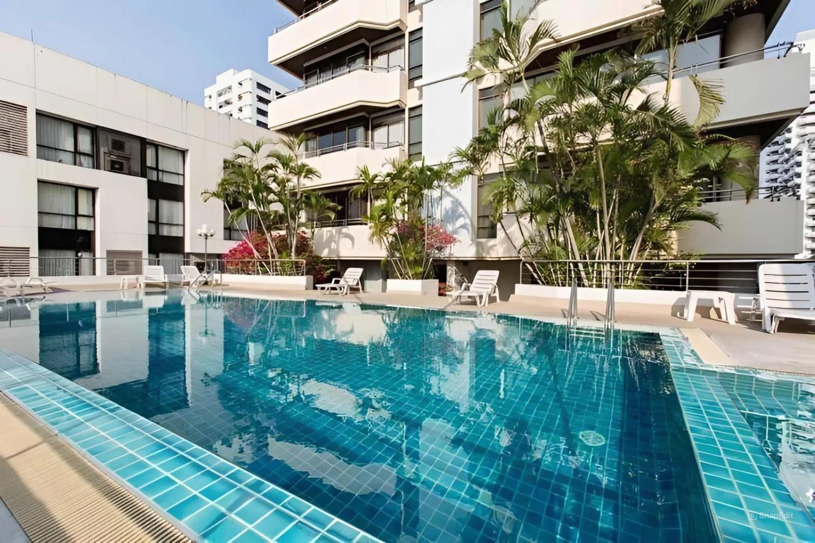Nantiruj Tower - นันทิรุจ ทาวเวอร์ เซอร์วิสอพาร์ทเม้นท์ สุขุมวิท ซอย 8 Appartement Bangkok Buitenkant foto