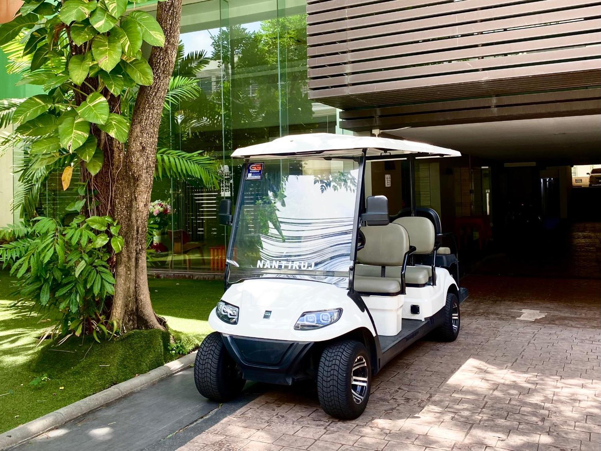 Nantiruj Tower - นันทิรุจ ทาวเวอร์ เซอร์วิสอพาร์ทเม้นท์ สุขุมวิท ซอย 8 Appartement Bangkok Buitenkant foto