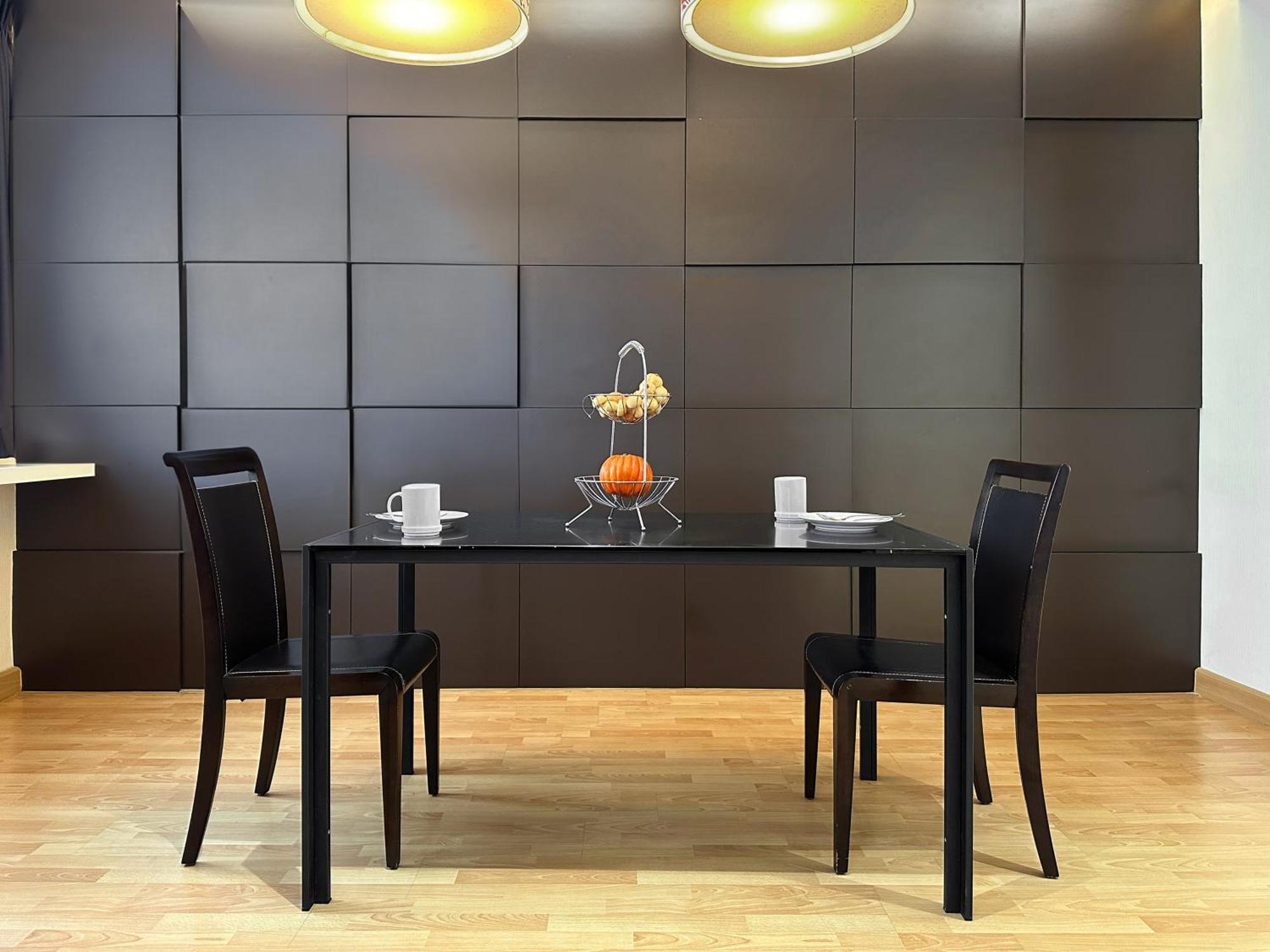 Nantiruj Tower - นันทิรุจ ทาวเวอร์ เซอร์วิสอพาร์ทเม้นท์ สุขุมวิท ซอย 8 Appartement Bangkok Buitenkant foto