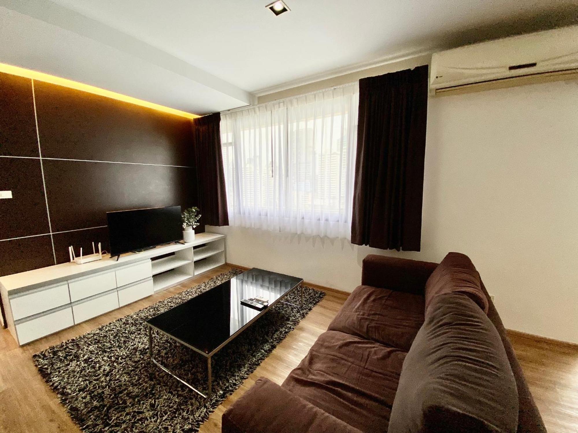 Nantiruj Tower - นันทิรุจ ทาวเวอร์ เซอร์วิสอพาร์ทเม้นท์ สุขุมวิท ซอย 8 Appartement Bangkok Buitenkant foto
